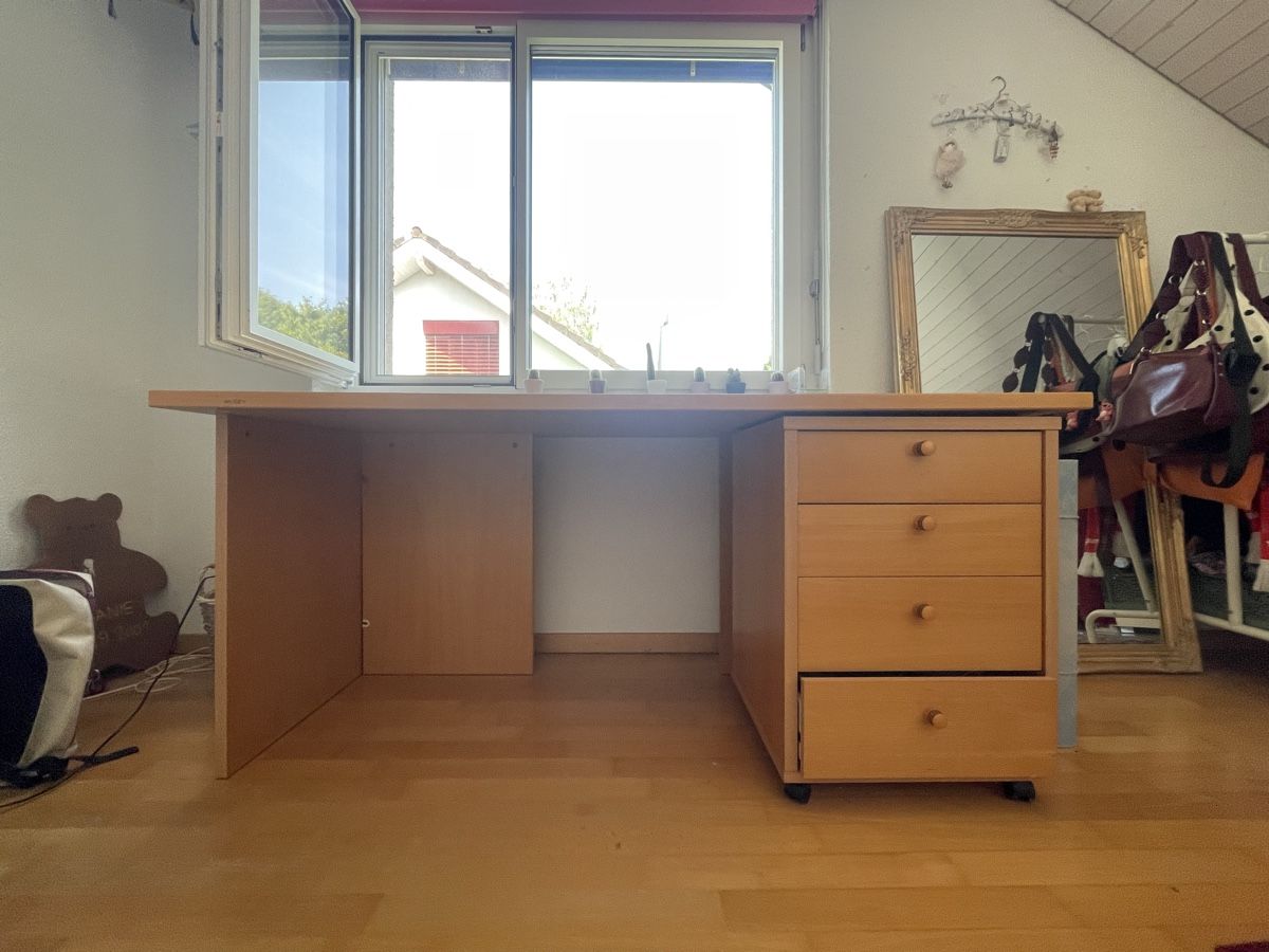 Bureaux: Schreibtisch mit Schubladen – D'occasion à Turgi par eiiinalem