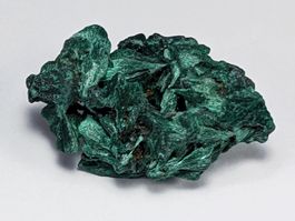 Malachit Rohstein/Faser Malachit 4cm