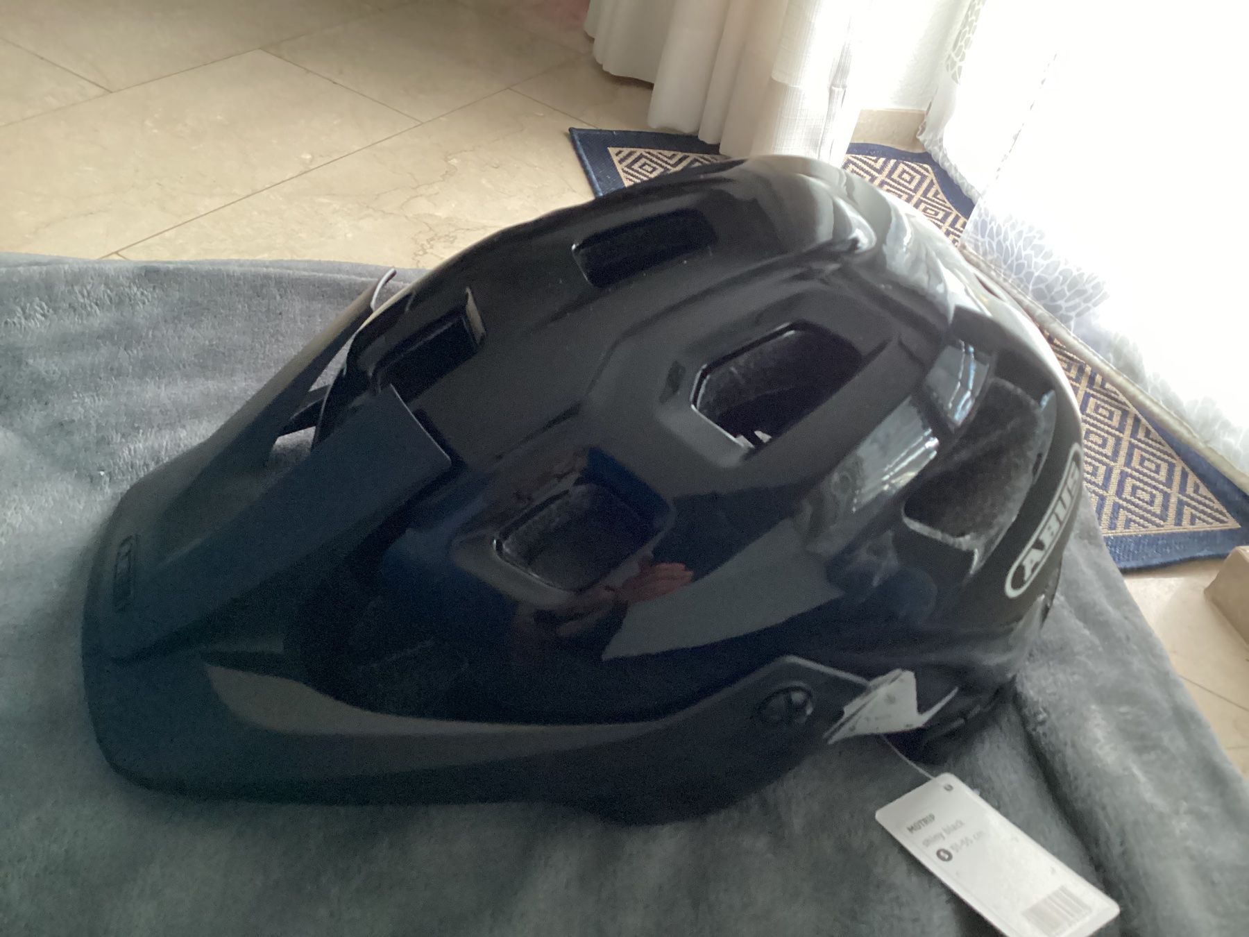 Abus Caschi: Abus MBT Velohelm Helm – Nuovo (secondo la descrizione) da Flüelen venduto da ne08 1