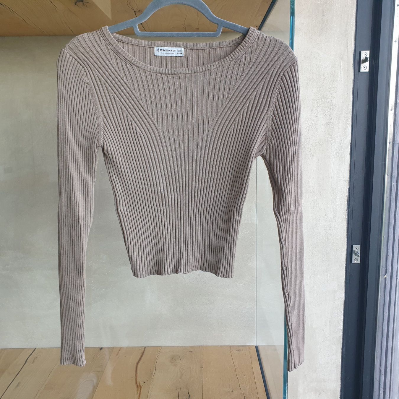 Stradivarius Maglioni & Felpe: 🐸 STRADIVARIUS VISKOSE PULLOVER M – Nuovo (secondo la descrizione) da Môtier (Vully) venduto da Frogs