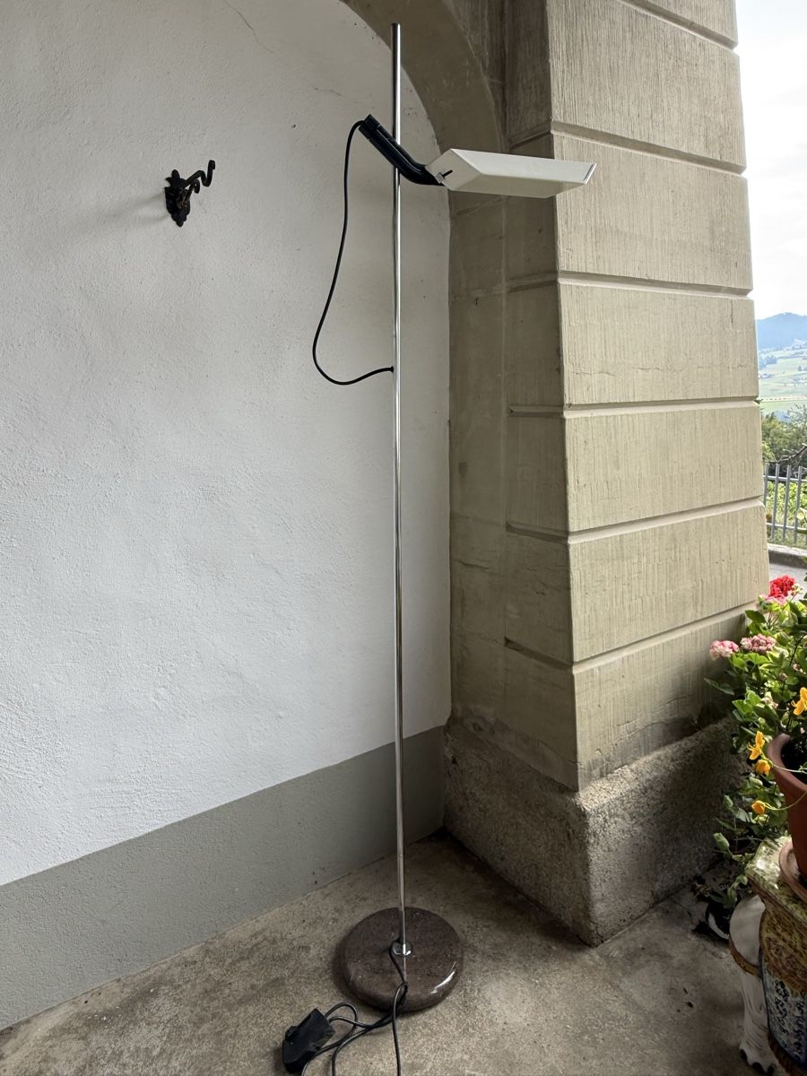 Guzzini Lampade: Vintage iGuzzini Design Stehlampe Stehleuchte – Usato da Konolfingen venduto da petzipetz 1