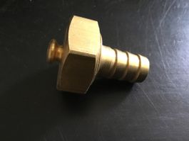 Schlauchfitting aus Messing für Sanitär