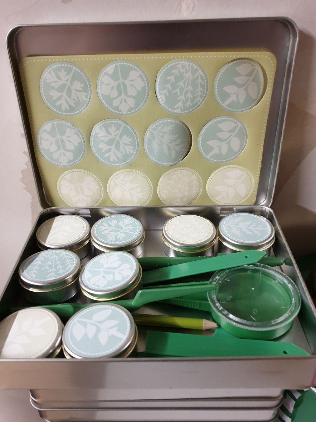 Accessori: Herb Sowing Kit – Nuovo (secondo la descrizione) da Kallnach venduto da Saratoga03