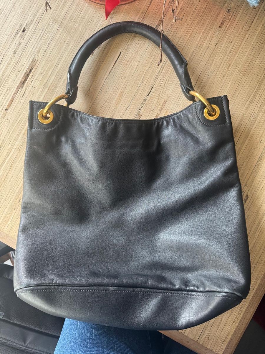 Prada Sacs: Schwarze Prada Tasche – D'occasion à Chur par lis_7y2r 1