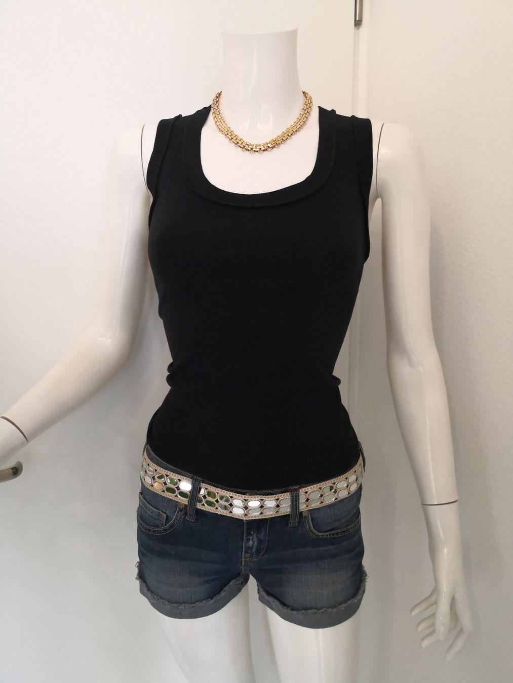 Mango Tops: 🤩MANGO TOP SCHWARZ – D'occasion à Olten par Naja-Twins-Twins