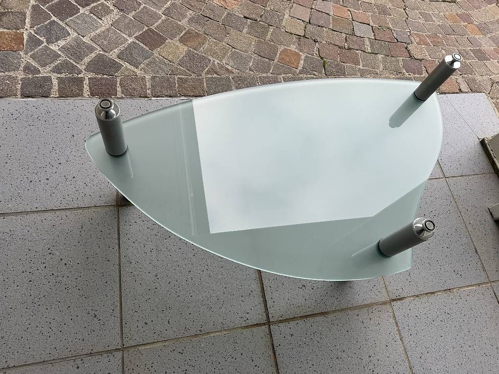 Tavoli: Glastisch auf Rollen – Usato da Gipf-Oberfrick venduto da pis_c6vd 1