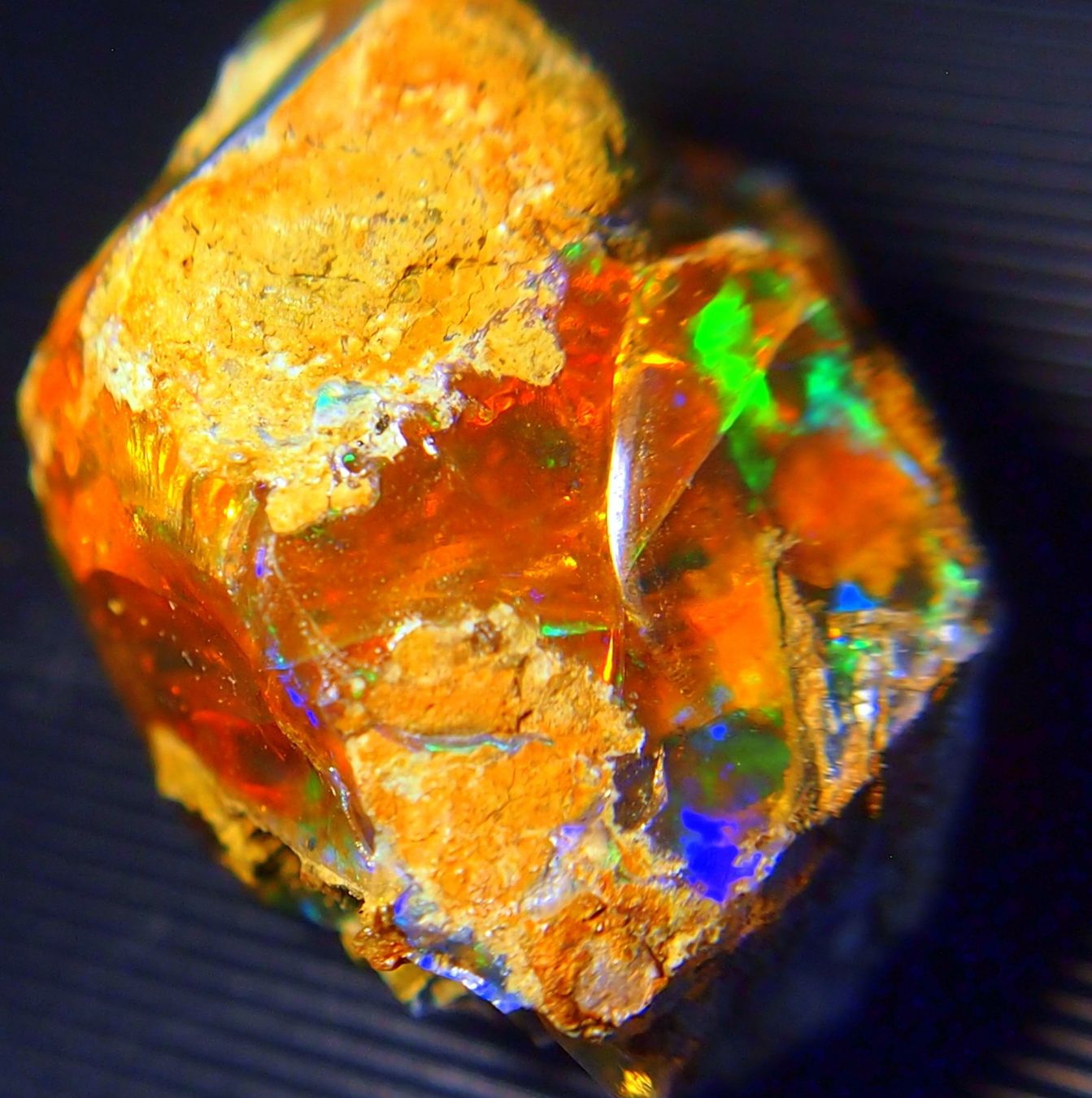 Pietre preziose: 39 ct. Top-funkelnder WELO-Feueropal roh – Nuovo e nell'imballaggio originale da Reinach BL venduto da Marblue 4