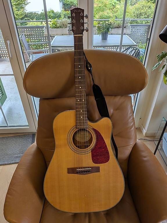 Strumenti musicali: Fender DG20CE NAT  Akustik-Elektro-Gitarre – Usato da Bern venduto da nisnibelle