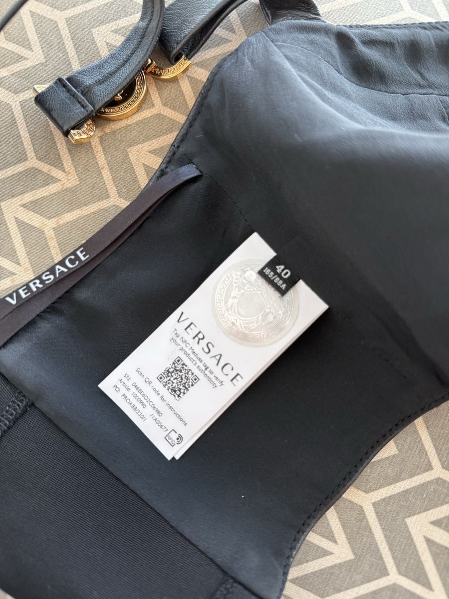 Versace Top: Versace top – Nuovo (secondo la descrizione) da Mellingen venduto da eli_7hdx 3