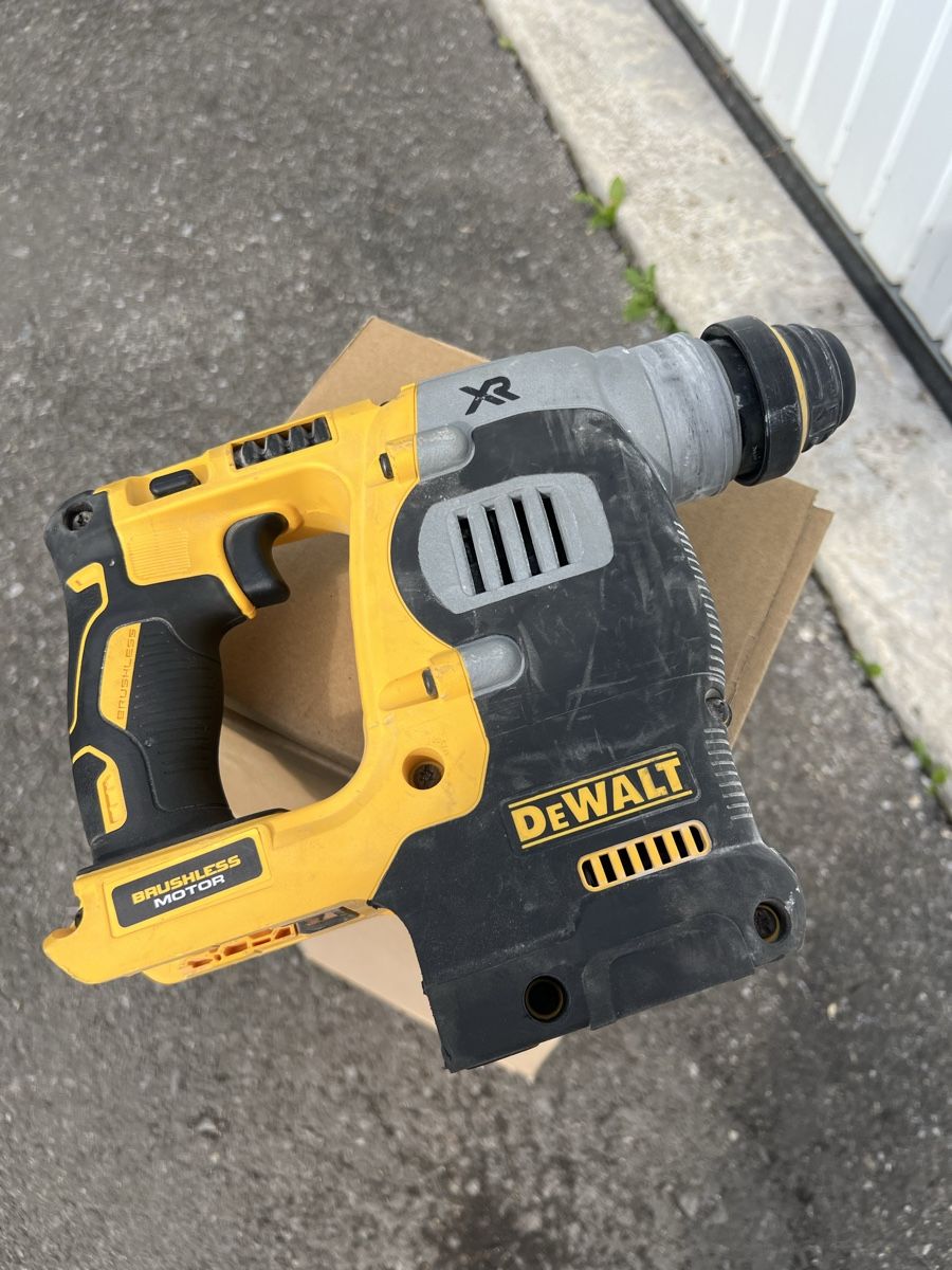 Dewalt Trapani: DeWalt XR Akku-Bohrhammer – Difettoso da Thun venduto da Biaggi1 3