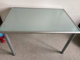 Glastisch von IKEA