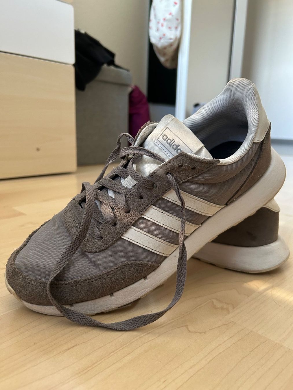 Adidas Scarpe da donna: Adidas-Sneaker – Usato da Langenthal venduto da Miichelle 1
