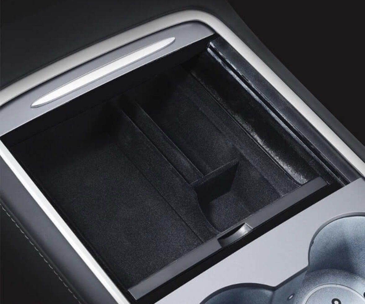 Tutti pezzi di ricambio auto: Organisateur de console centrale Tesla Model 3 – Usato da Boudry venduto da yap82 1