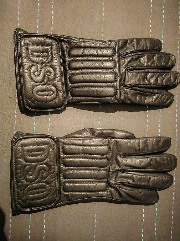 Altri accessori da uomo: Gants DSquared2 cuir T.09 – Usato da Penthaz venduto da GGE01