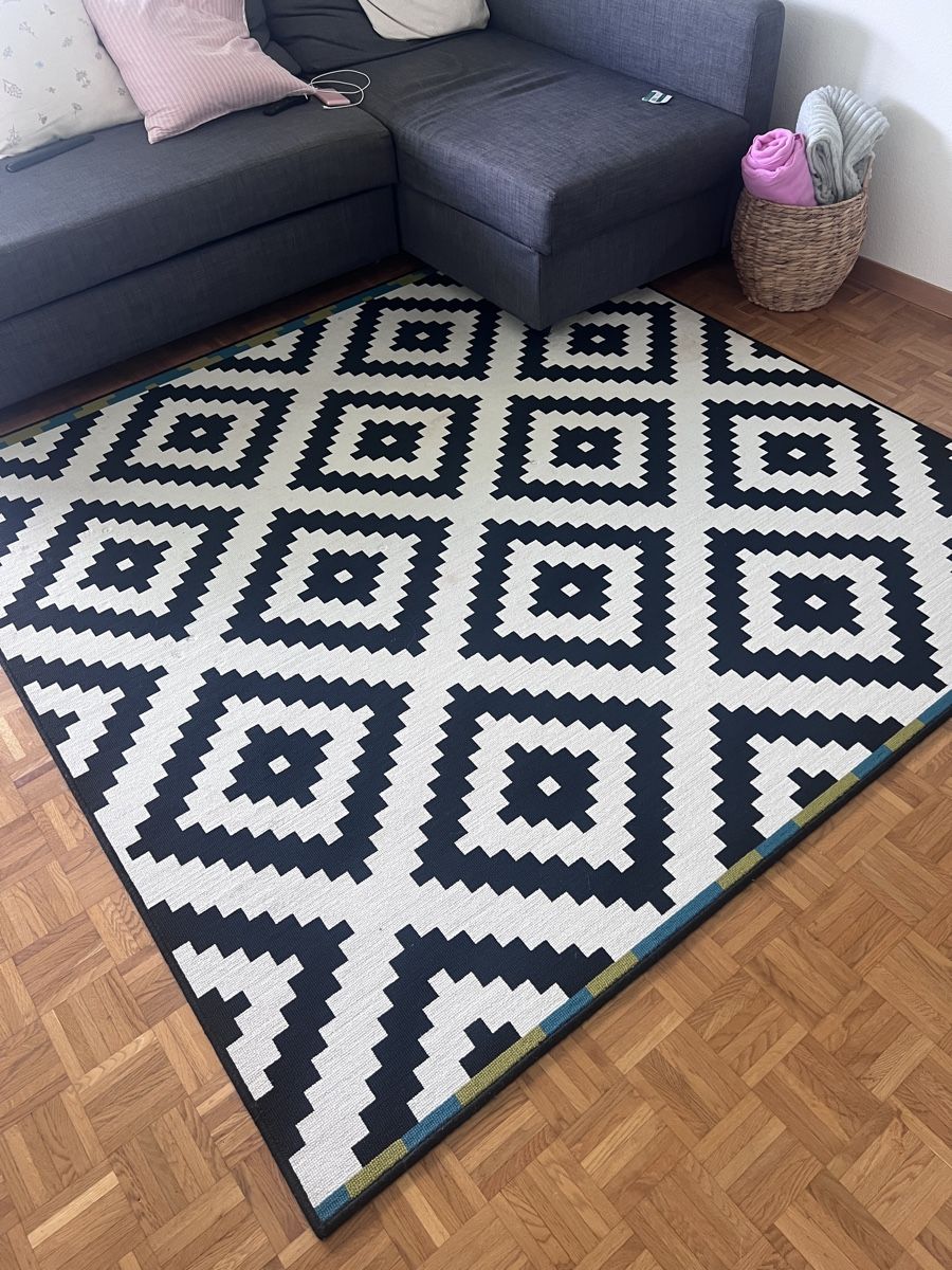 Schöner IKEA Teppich, Schwarz/Weiss Muster, 200x200cm (Gebraucht) in Neuenhof für CHF 100 – nur Abholung auf Ricardo kaufen