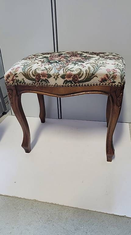 Hocker: Hocker / Polsterhocker / Sitzhocker – Gebraucht aus Zofingen von Loop_ReSale 4