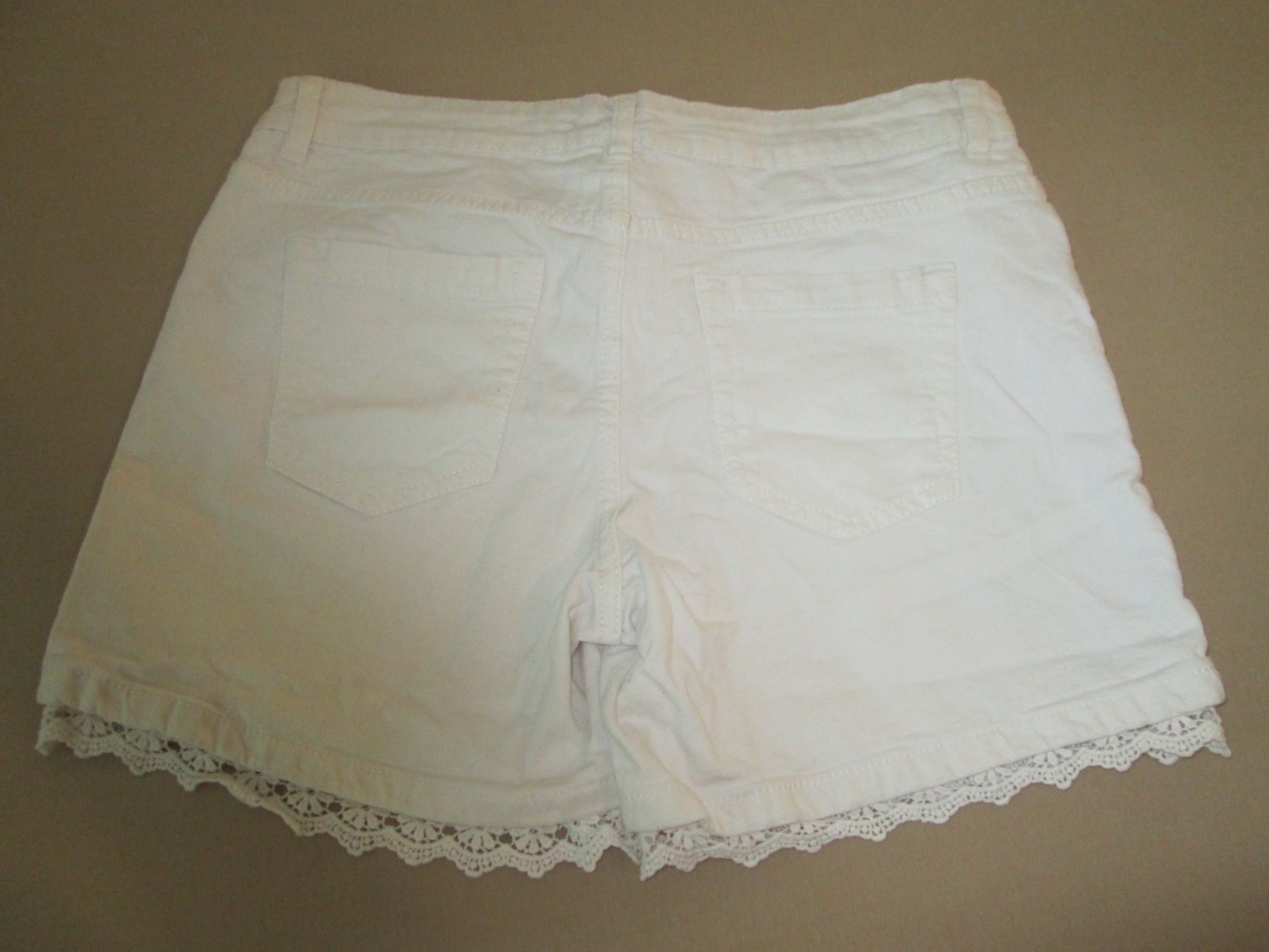 Pantaloni: Weisse Shorts – Usato da Neuchâtel venduto da Dualseele 3