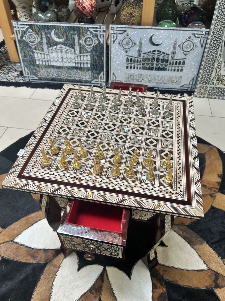 Giochi: Magnifique table et échiquier en nacre – Nuovo (secondo la descrizione) da Montreux venduto da Ciel1820 1