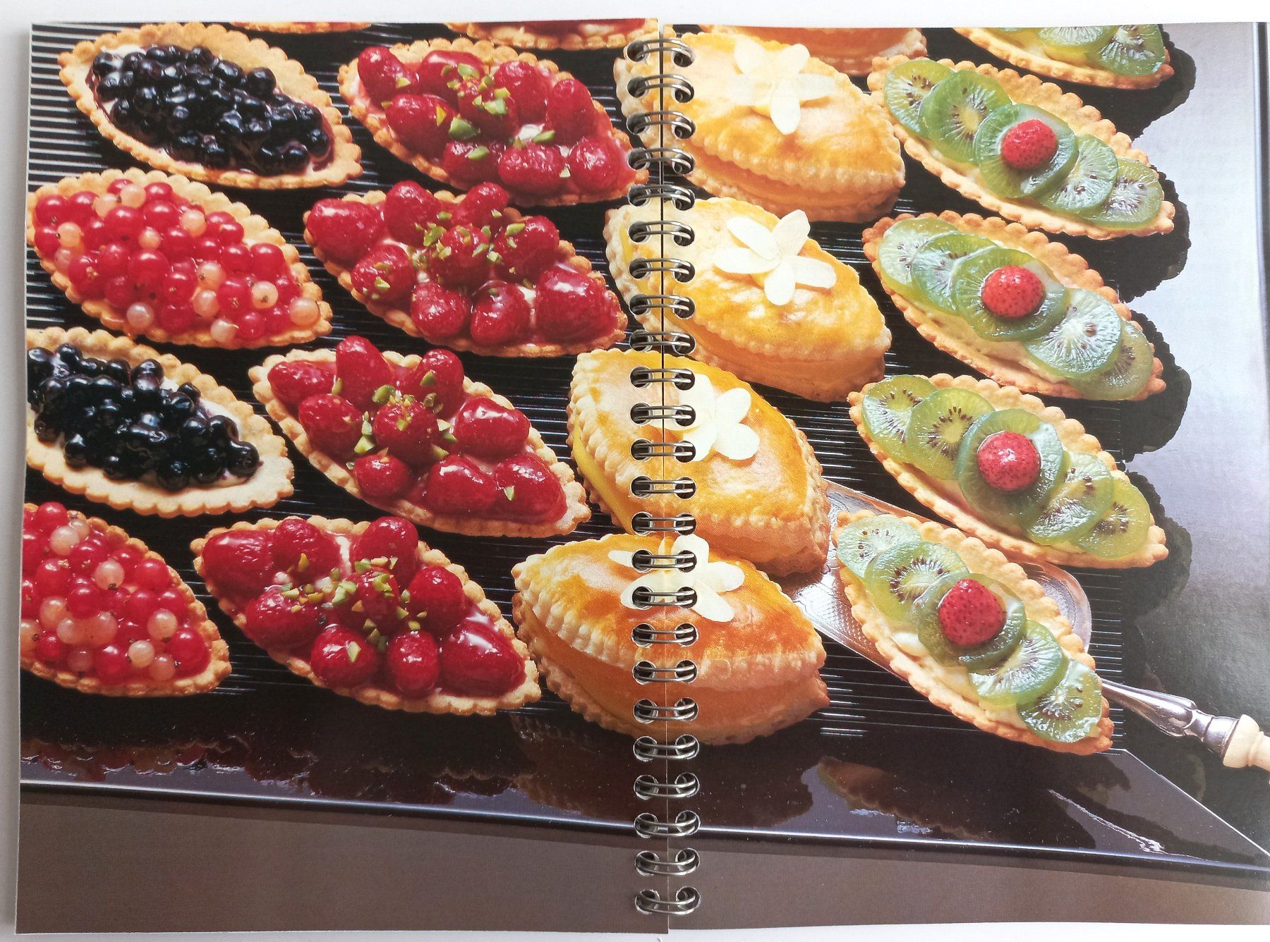 Libri: Betty Bossi - DESSERT TRÄUME – Usato da Wettingen venduto da tonia3 3