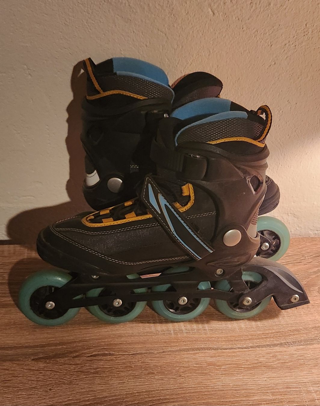 Patins à roul. & inline: Rollerblades  – D'occasion à Bonfol par mai_p9rx 1