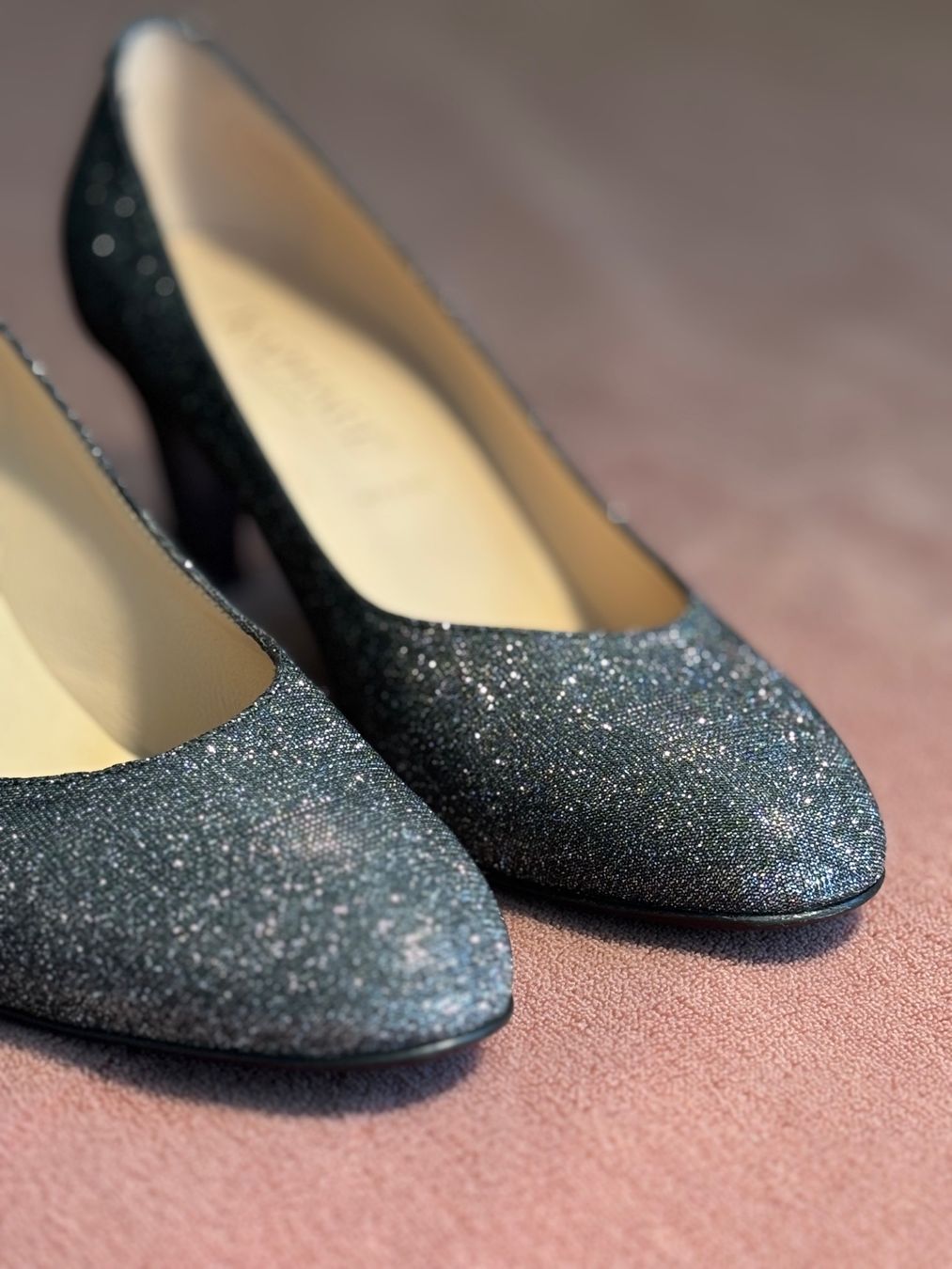 Scarpe da donna: Hand made, leather shoes, silver, 39 – Nuovo (secondo la descrizione) da Gersau venduto da Hedgie21
