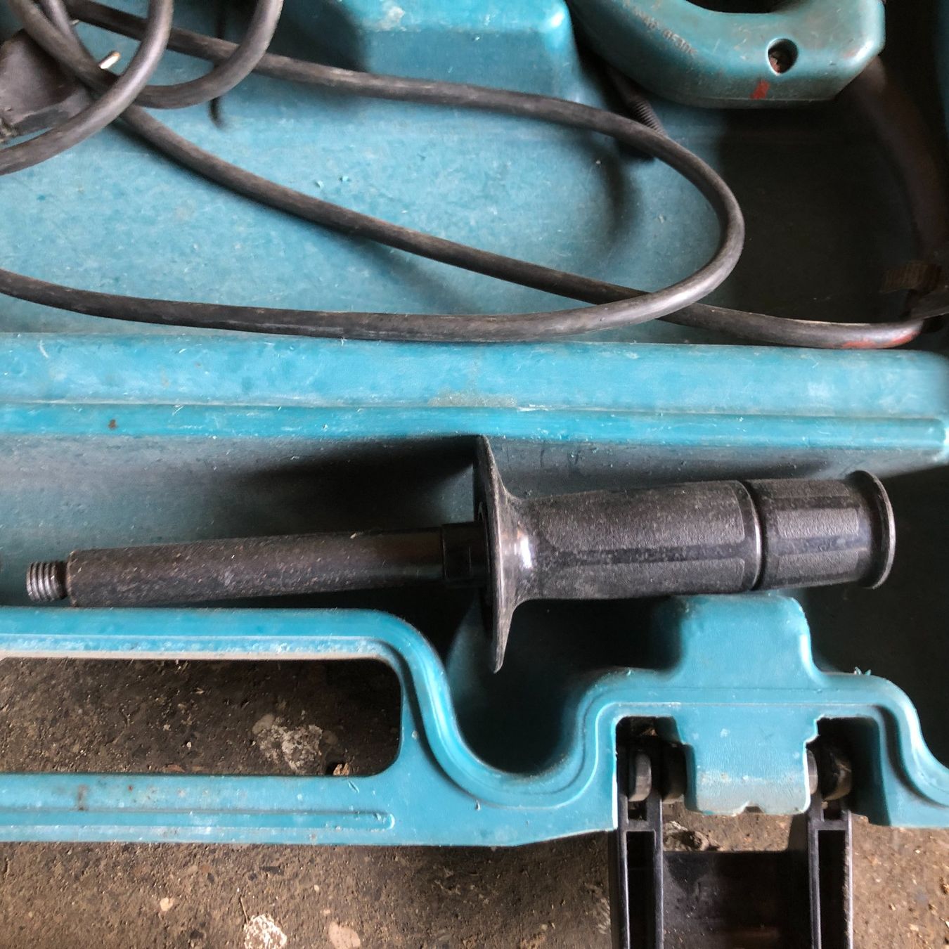 Trapani: Perceuse d'angle Makita avec accessoires – Usato da Avenches venduto da Brocadou 3