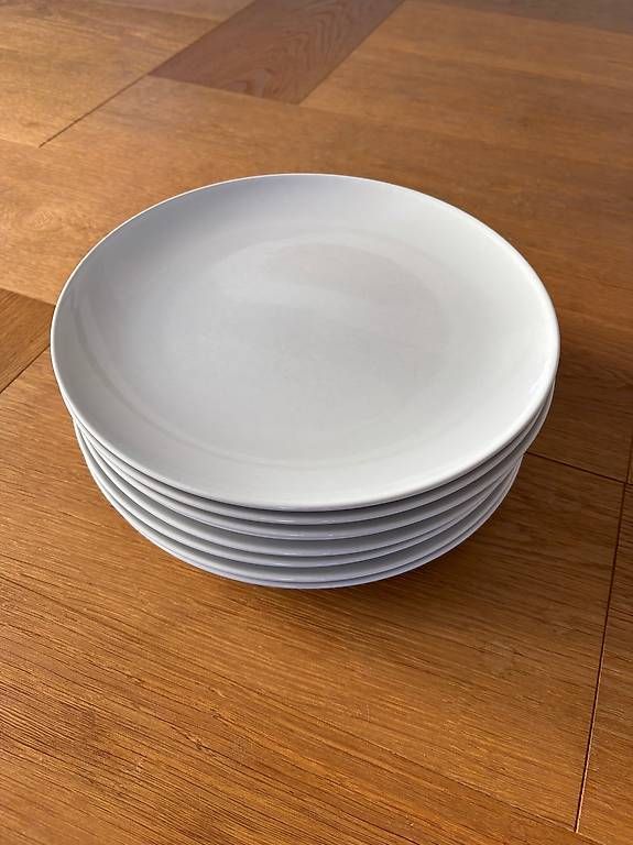 Ikea Piatti: 8 weisse Ikeateller – Usato da Zürich venduto da ali_6c2x