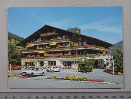 Gstaad, Hotel Restaurant ARC-EN-CIEL, Auto, VW Golf