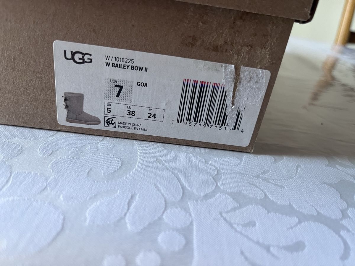 Ugg Damenschuhe: Ugg Bailey Bow II goat (hellgrau) – Neu und originalverpackt aus Rapperswil SG von Sabrina_Ba 2