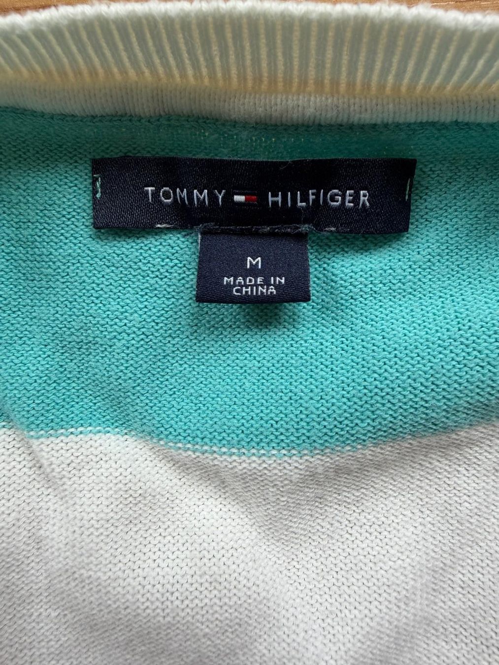 Tommy Hilfiger Lotti di vestiti: Tommy Hilfiger Pullover Grösse M – Usato da Zürich venduto da ttmgybta 2