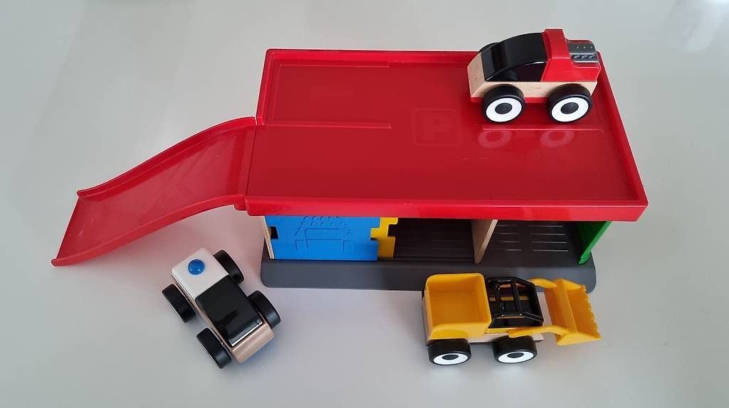 Giocattoli: IKEA LILLABO-Spielzeuggarage – Usato da Ehrendingen venduto da NSX-RR