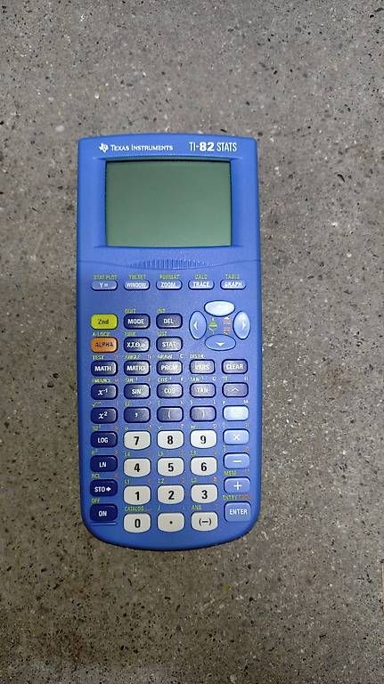 Calculatrices: texas instruments ti-82 stats – D'occasion à Lausanne par pau_5lft
