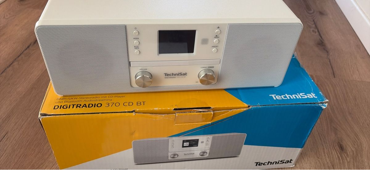 Technisat Sistemi audio & multimediali: TechniSat Digital Radio 370 CD BT – Usato da Bern venduto da Monica-h