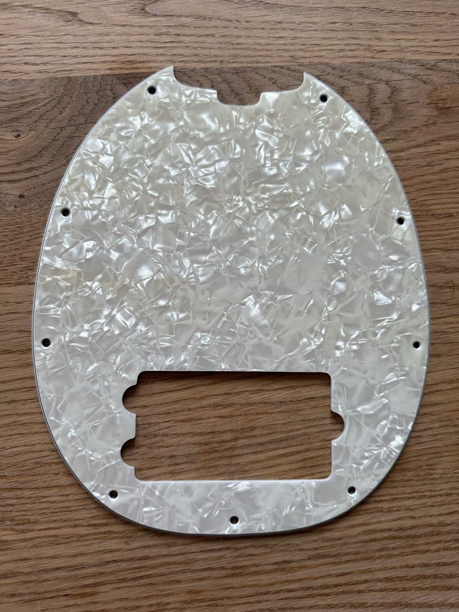 Music Man Strumenti musicali: Musicman Stingray Pickguards – Nuovo (secondo la descrizione) da Zürich venduto da grafvonara 2