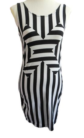 Gr. 34 36 anliegendes Sommerkleid schwarz weiss