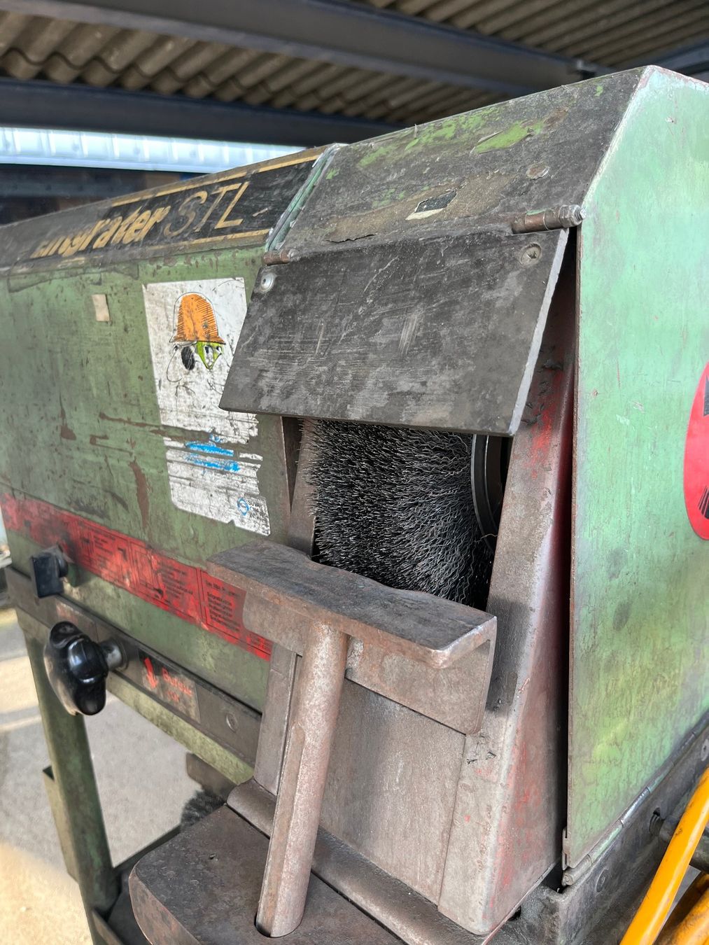 Tutte le macchine: Bürstenmaschine – Usato da Frenkendorf venduto da 3dt_wp8v 4
