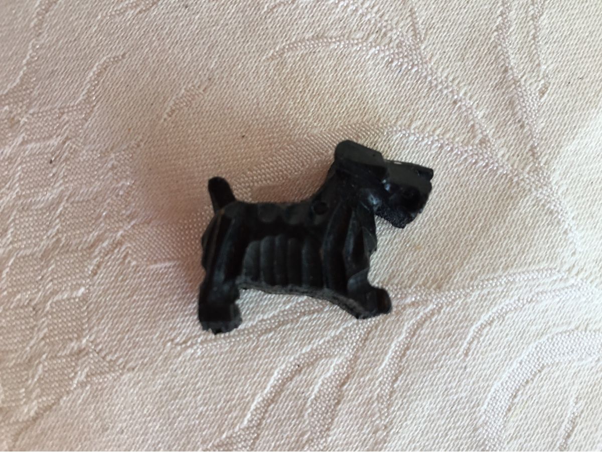 Spielzeuge: Antiker schwarzer Mini Schnauzer Hund  – Gebraucht aus St. Gallen von chamilla