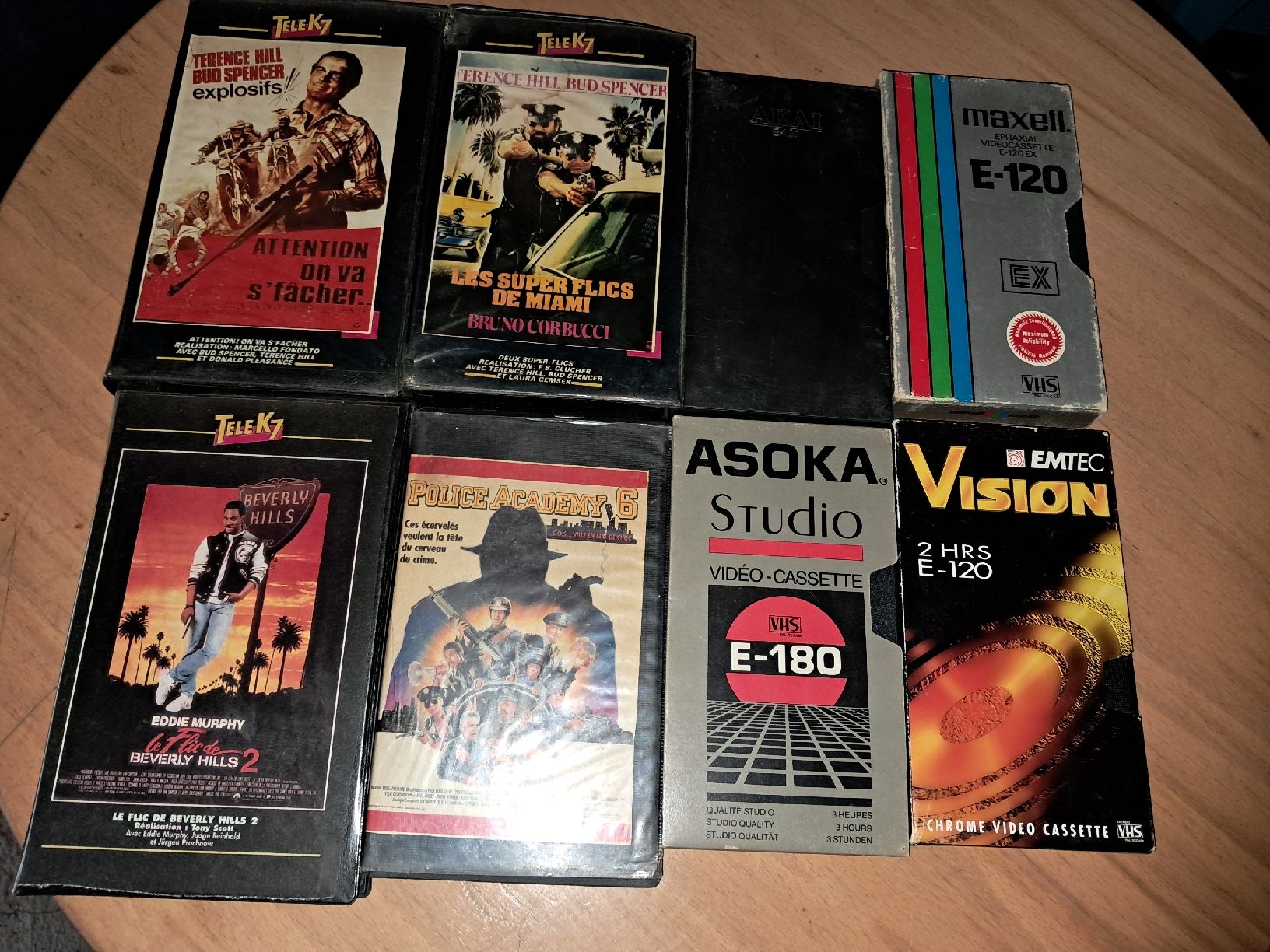 Toutes les VHS: Lot de 8 VHS diverses – D'occasion à Le locle par juliensaran