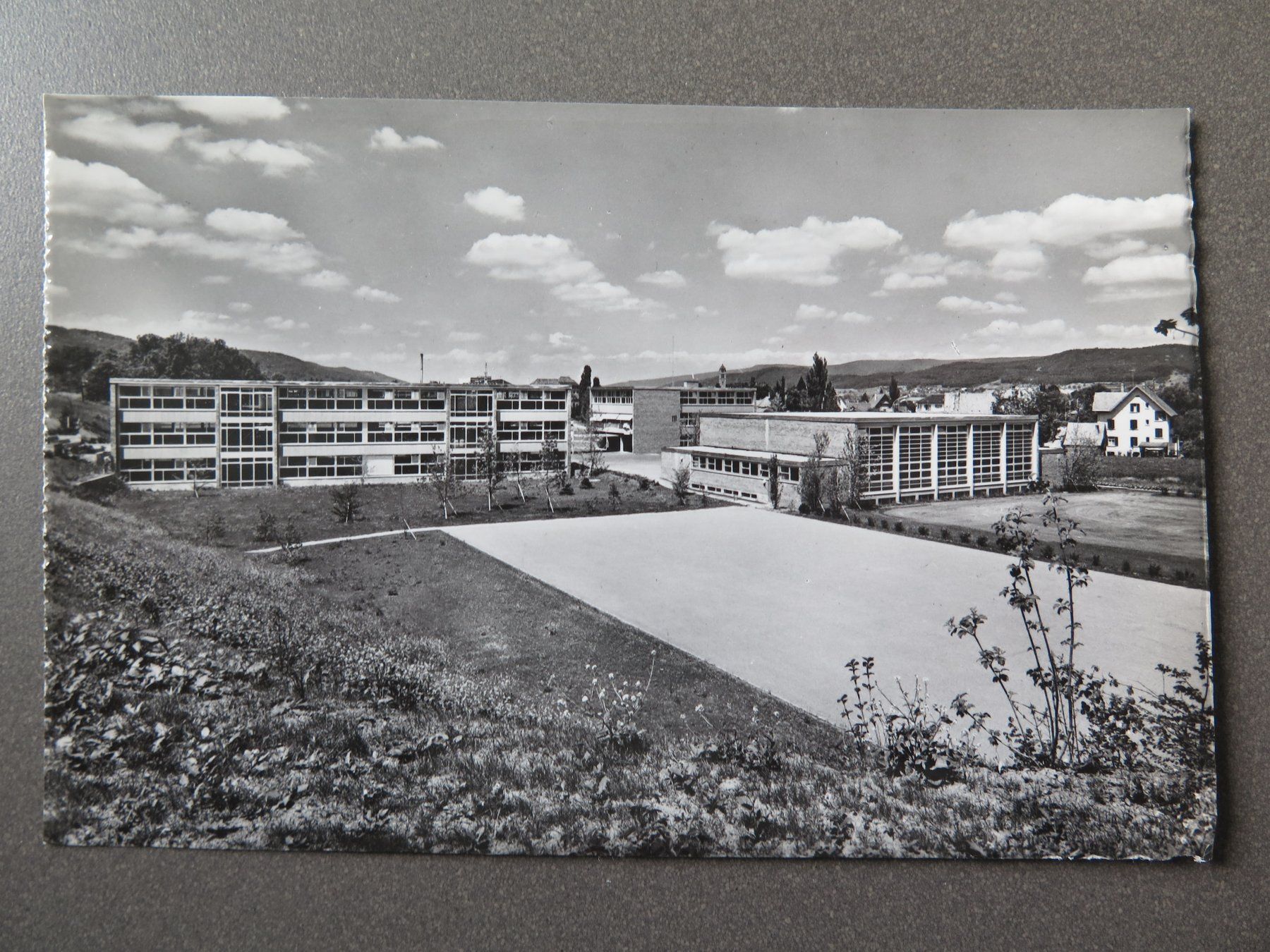 Cartoline postali: DIETIKON - SCHULHAUS WOLFSMATTE – Usato da Wittenbach venduto da lipasal
