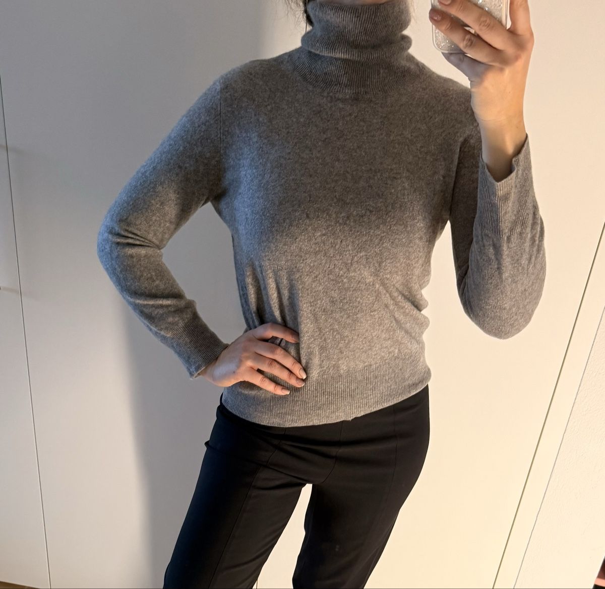 Pullover & Sweatshirts: Kaschmir Rollkragenpullover von Nulu Grau, 36 ital. 40 Pulli – Gebraucht aus Staad SG von Chirrari 1