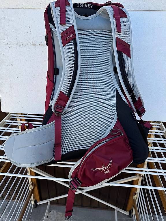 Sacs à dos: Osprey Hikelite 28 – D'occasion à Réchy par CYCLO-SPORT 2