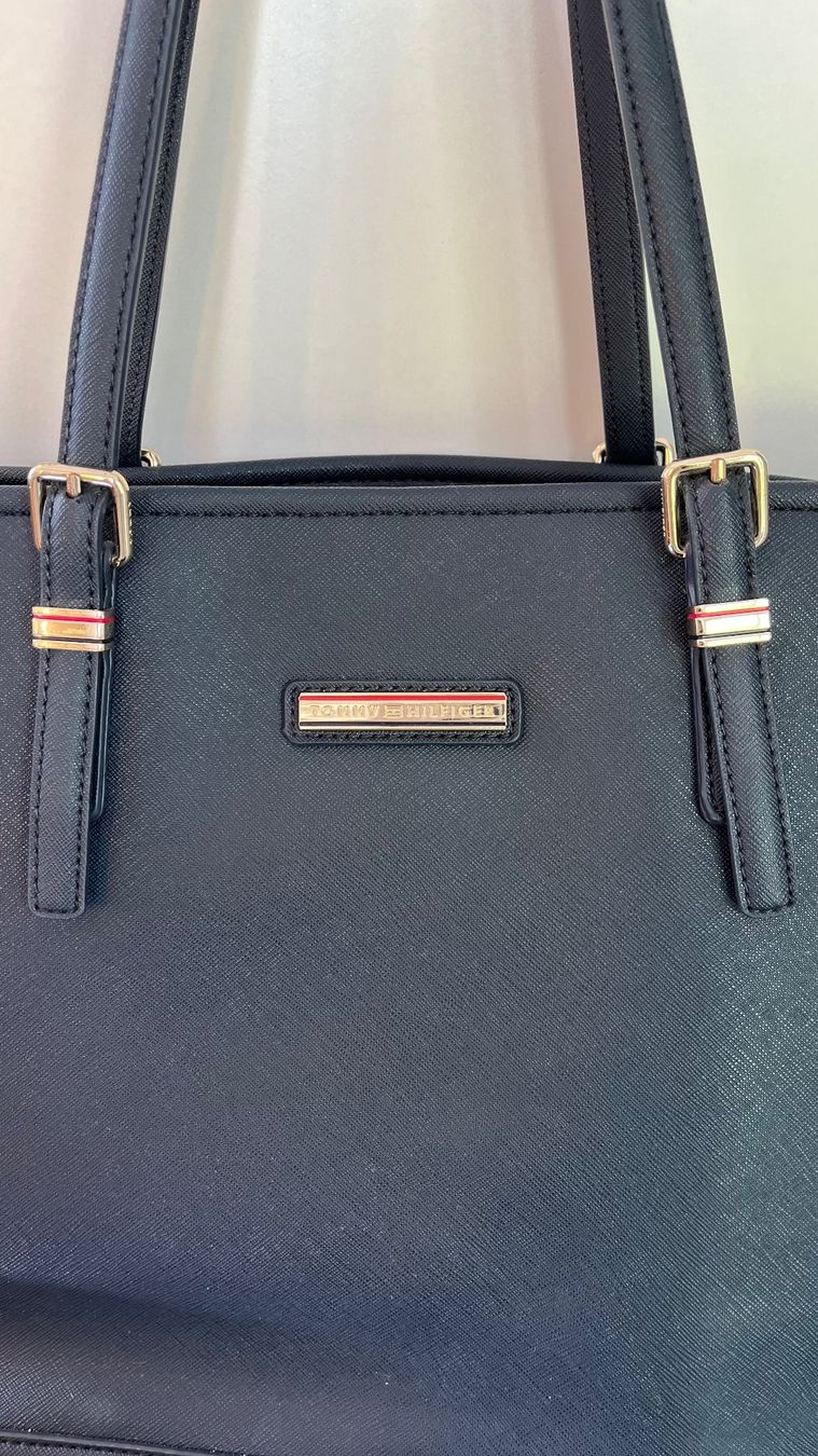 Tommy Hilfiger Taschen für Damen: Tommy Hilfiger Handtasche – Gebraucht aus Küsnacht ZH von Floor1an 1