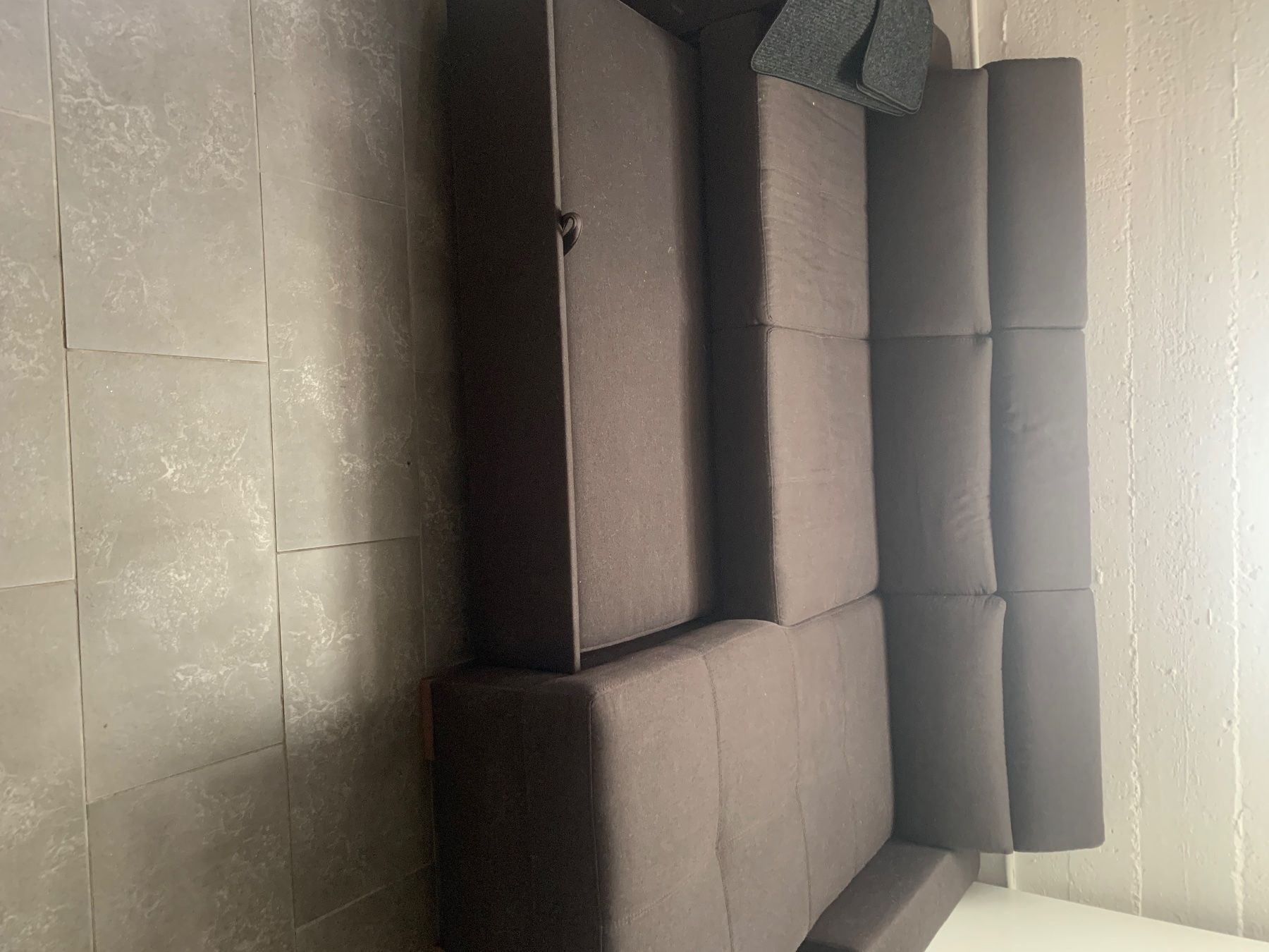 Sofas: Gratis Sofa Grau/Schwarz – Gebraucht aus Obergösgen von Torrente