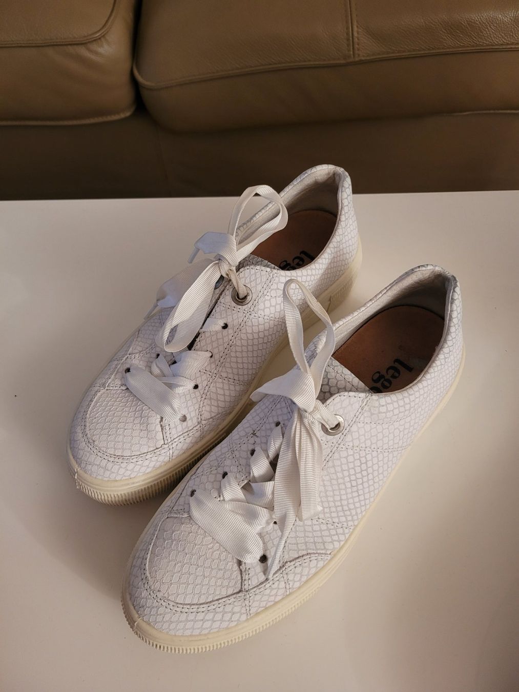 Scarpe da donna: Damen Leder Sneacker gr.37.5 – Usato da Cham venduto da Primles 4