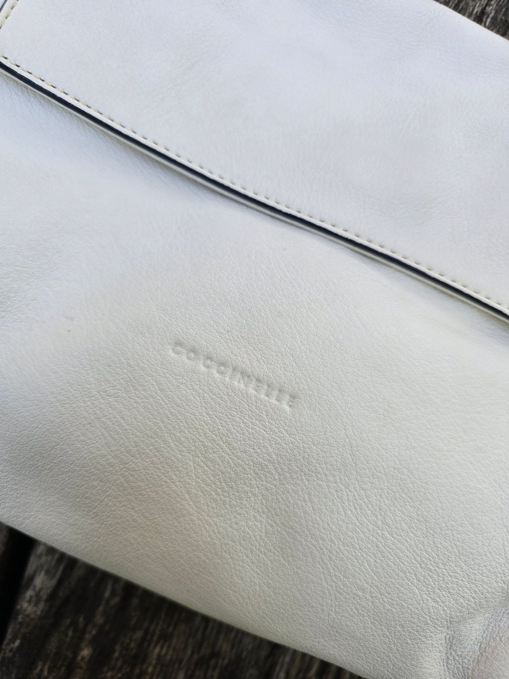 Coccinelle Taschen für Damen: Accessoires: Coccinelle Tasche Leder weiss – Gebraucht aus Romanshorn von Rachacha 1