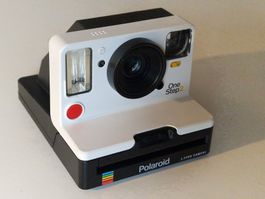Polaroid One Step 2 (I-TYPE CAMERA)