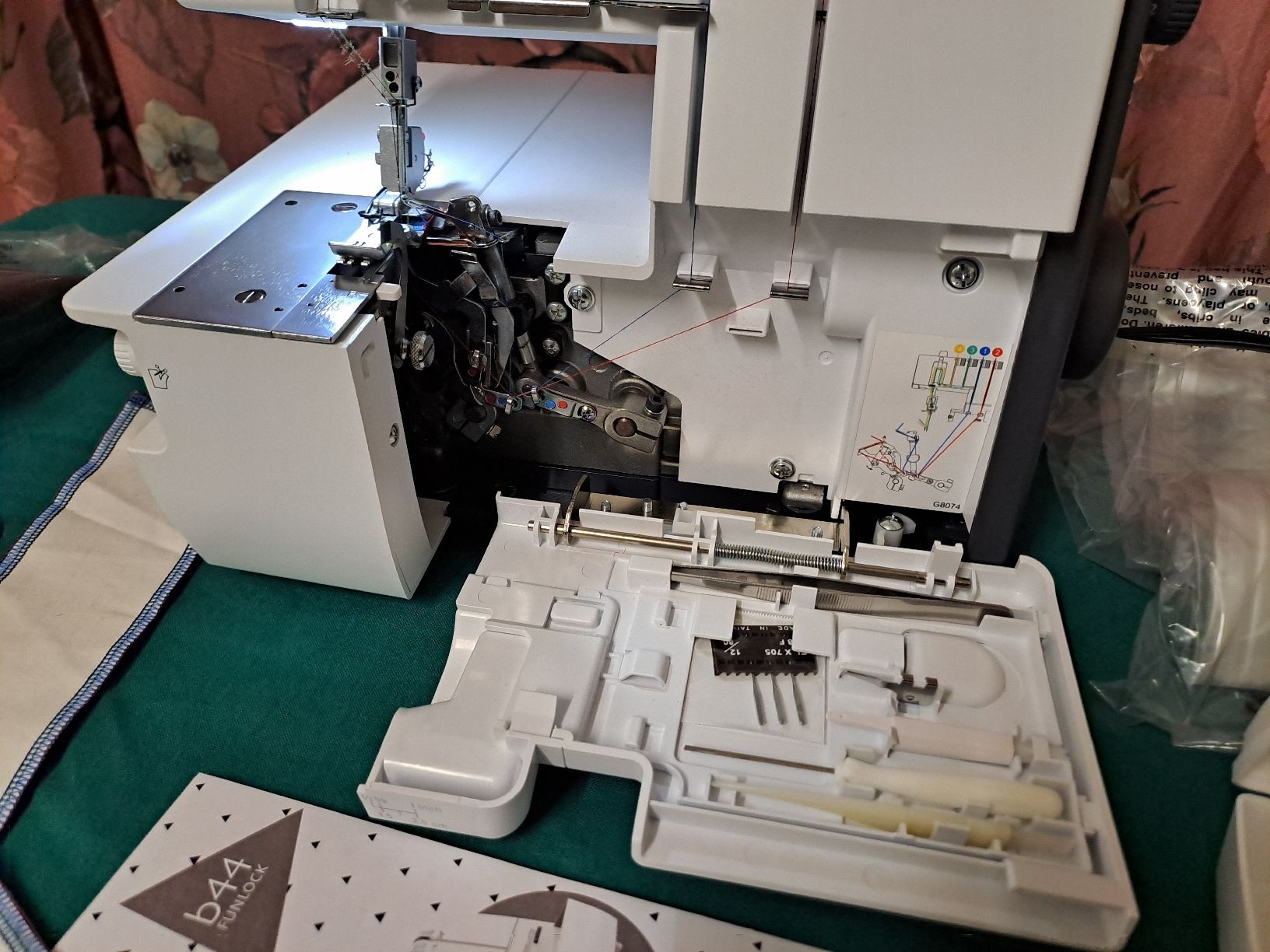 Bernina Nähmaschinen: Bernina bernette b44 funlock – Gebraucht aus Belp von amalija 2