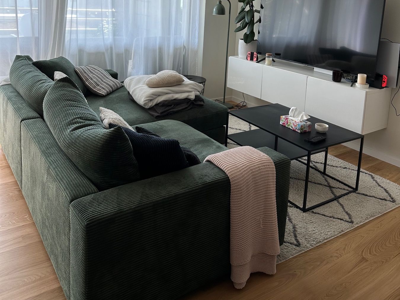 Divani: Ecksofa Cord Dunkelgrün – Usato da Münchenbuchsee venduto da Lana.despina 1
