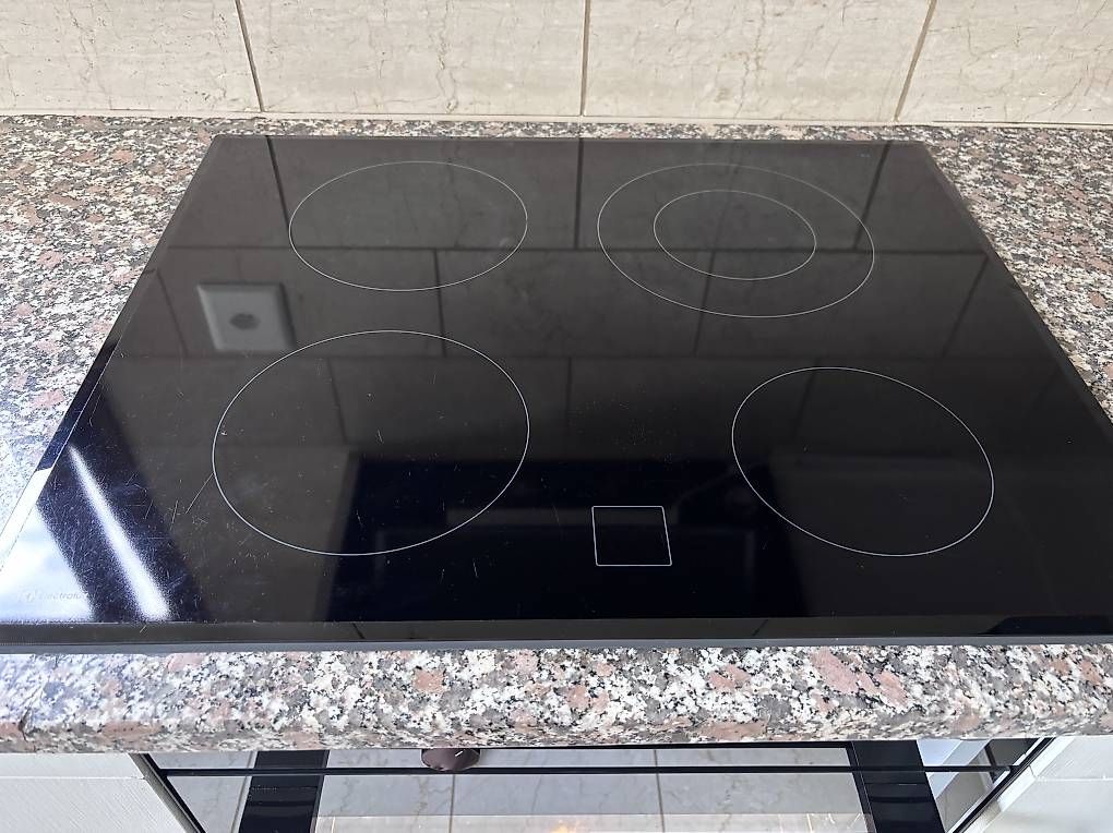 Electrolux Elettrodomestici da cucina: Backofen mit Herd – Usato da Münchenbuchsee venduto da Landis02 2