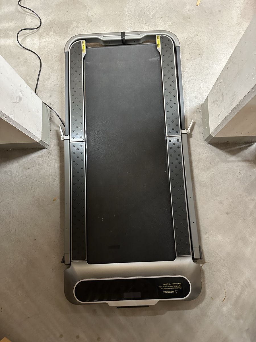 Vélos d'appartement: Folding Treadmill, Grey and Black. – D'occasion à Zürich par sibruno 1